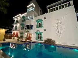 LUXUS Resort - Swimming Pool