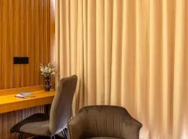 Saltstayz Select- Medicity Near Medanta Hospital