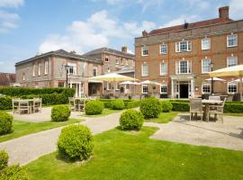 The Crown Hotel, hotel in Blandford Forum