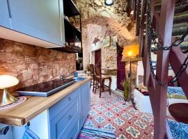 Castell de Tati、プラヤ・デアロのホテル