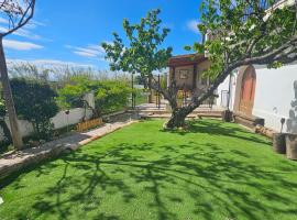 Casa Rural "OLIVER" Bardenas, hotel in Valtierra