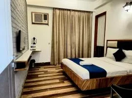 Stays - Golf Course Road