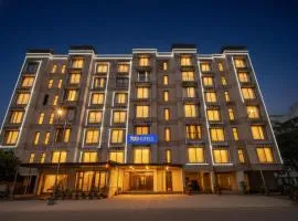 Hotel Omkar & Lodging - Phoenix Market City