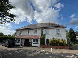 The Gatwick White House Hotel, отель в Хорли