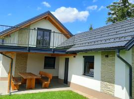 Haloze na dlani - Haloze in your hand, hiša s pogledom na hribe - a house vith a view of hills, hotel v destinaci Gruškovec