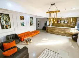 Blueline Apartments & Suites