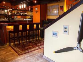 Restaurace-Penzion U Pilota, hotel di Kněževes