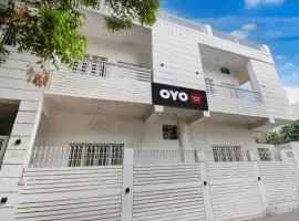 Hotel O The White House