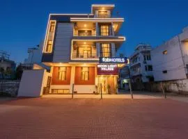 FabHotel Moon Light Palace