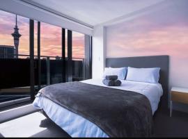 City life Skytower view with Balcony Famliy Retreat, khách sạn ở Auckland