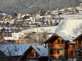 Близнюки Готель, Hotel in Worochta