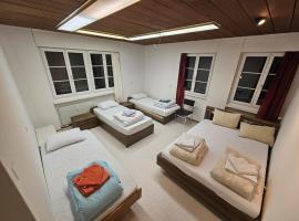 Privat Grosse Zimmer-Merkur- in Altstadt Chur, hotel en Coira