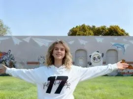 W9-Hotel ShangHai PuDong Airport - 24 hours free shuttle bus to Pudong Airport