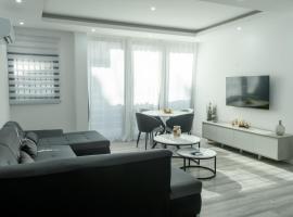 Edifício Yes, Luxury 2 Bed Apartments, Praia, Cape Verde with Balcony and AC, hotel en Praia