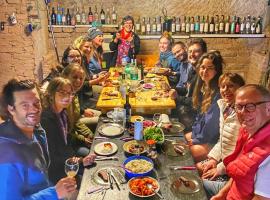 Huaka Hostel and Guest house, hotel in Cafayate