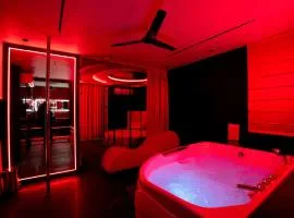 Orsom Stays Sassy - Sector 42