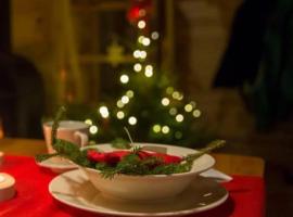 Domki KOLONIA LEŚNA z sauną i gorącą balią, Hotel in Radków