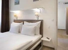 Airport Hotel - Check-in Nonstop