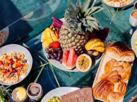 Cocoon Paradise、フリック・アン・フラックのホテル