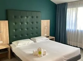 Green Hotel