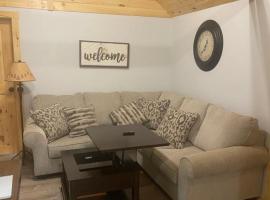 Split-Brook Camp, hotel in Lowell