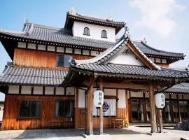 鈴籠城 籠の間 ダブルベッド2台 二段ベッド1台