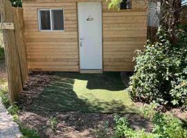 בית על הנחל、ヤブネルのホテル