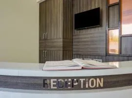 Super Townhouse Poona Royal