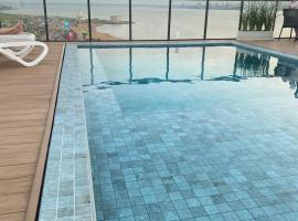 Hermoso Apartamento con vista a la playa San José de Encarnación! Con Parking!, hotel en Encarnación
