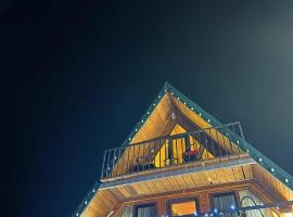 Mountain Shadow Cottage in Racha, hotel v destinaci Ghebi
