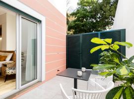 Azores Cozy Suite, Romantic, Free Parking, hotel v destinaci Ponta Delgada