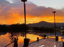 Funky Moon Kampot, hotel en Kampot