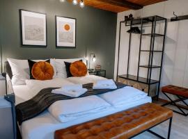 AlpinRetro-Apartment I Stylisch & zentral I See & Berge I Luzern I Zürich I Stoos I Rigi, hotel v destinaci Schwyz