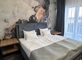 Готельний комплекс GАРБУЗ, hotel in Novohrad-Volynsʼkyy