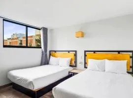 Hotel Smart Above KFC