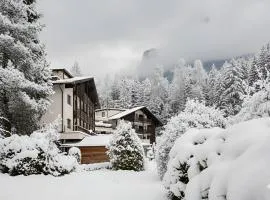 Waldrast - Forestside Living