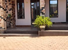 Rebecca Cottages, hotel em Entebbe