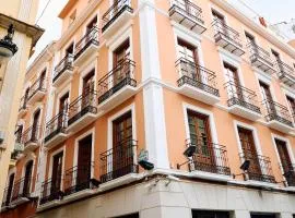 Honest Granada Hotel