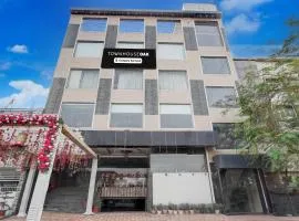 Super Townhouse Oak CSJMU Kanpur Formerly Shree Dev Villa