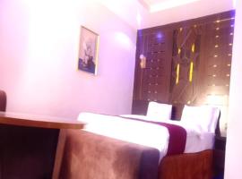 Portsmouth Villa Hotel & Suites, hotel v destinaci Onitsha