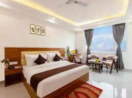 Hotel De Clark Luxury Airport Hotel near Delhi IGI Airport T3 with Free WiFi & 24x7 Check-in