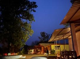 Home in the Jungle, hotel en Seonī