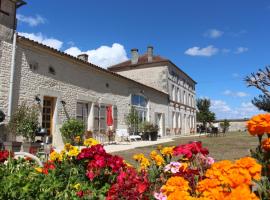 Hotel fotoğraf: Logis de L'Arceau