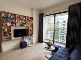 Fully Furnished 2 BEDROOM-2 BATHROOM Masteri Luxury Apartment, hotel v destinaci Gò Công