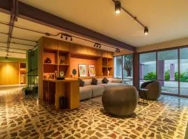 Nico Hotel & Residences