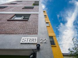 รูปภาพของโรงแรม: ST88 Residence