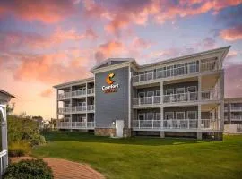 Comfort Suites Chincoteague Island Bayfront Resort