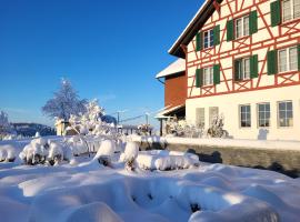 Gasthof Sunnebad, hotel v destinaci Sternenberg