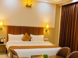Hamilton Hotel & Resort by La Casa, Amritsar -#top rated #most awarded #swimming pool #prime location #luxury rooms #parking #rooftop cafe, hotel in Amritsar