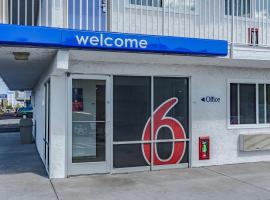Motel 6 Cheyenne, WY, khách sạn ở Cheyenne